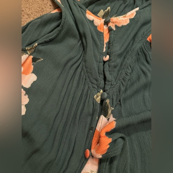 Summer  Casual V-Neck Sleeveless Floral Blouse by O’Neil - Picture 10 of 10